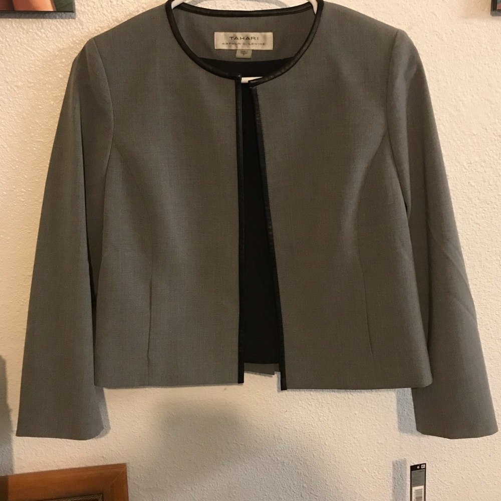 Super cute grey blazer.